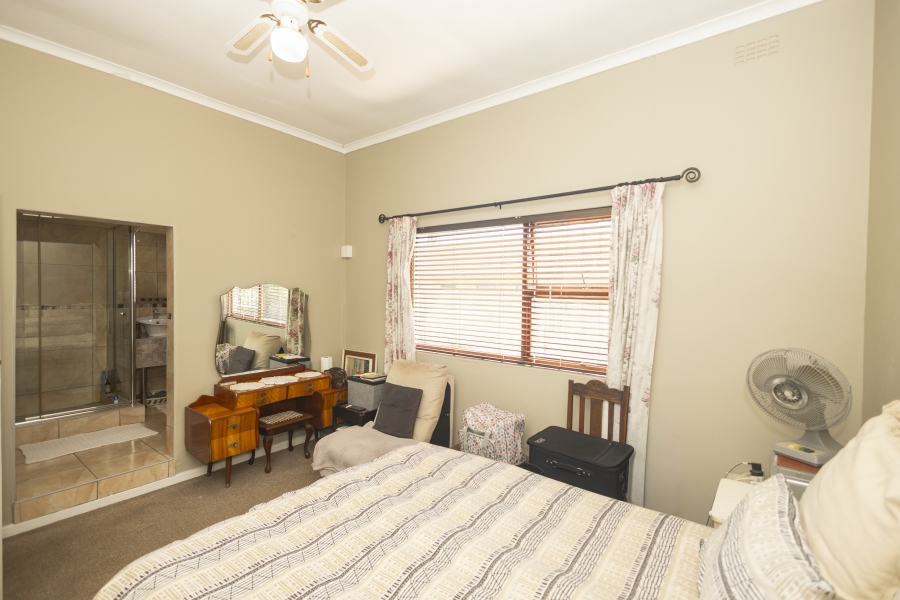 4 Bedroom Property for Sale in Rouxville Western Cape